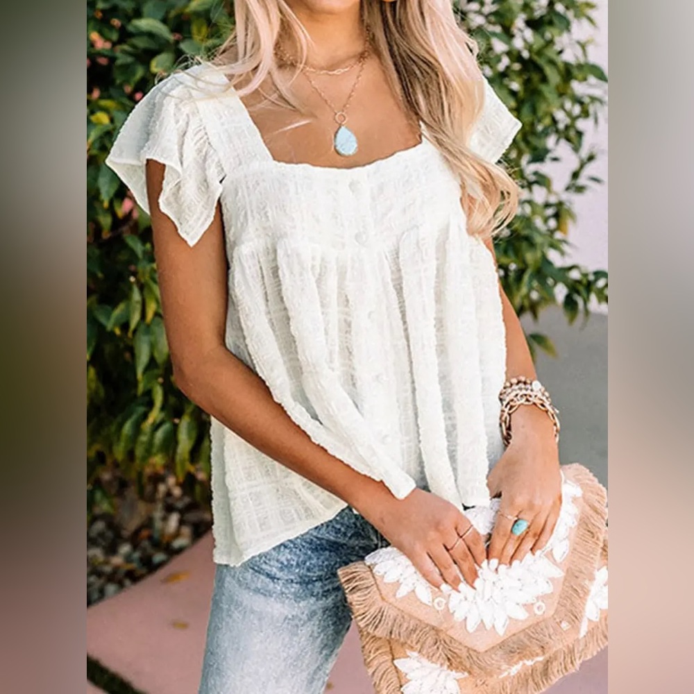 Beautiful Clean White Ruffled Sleeveless Top!